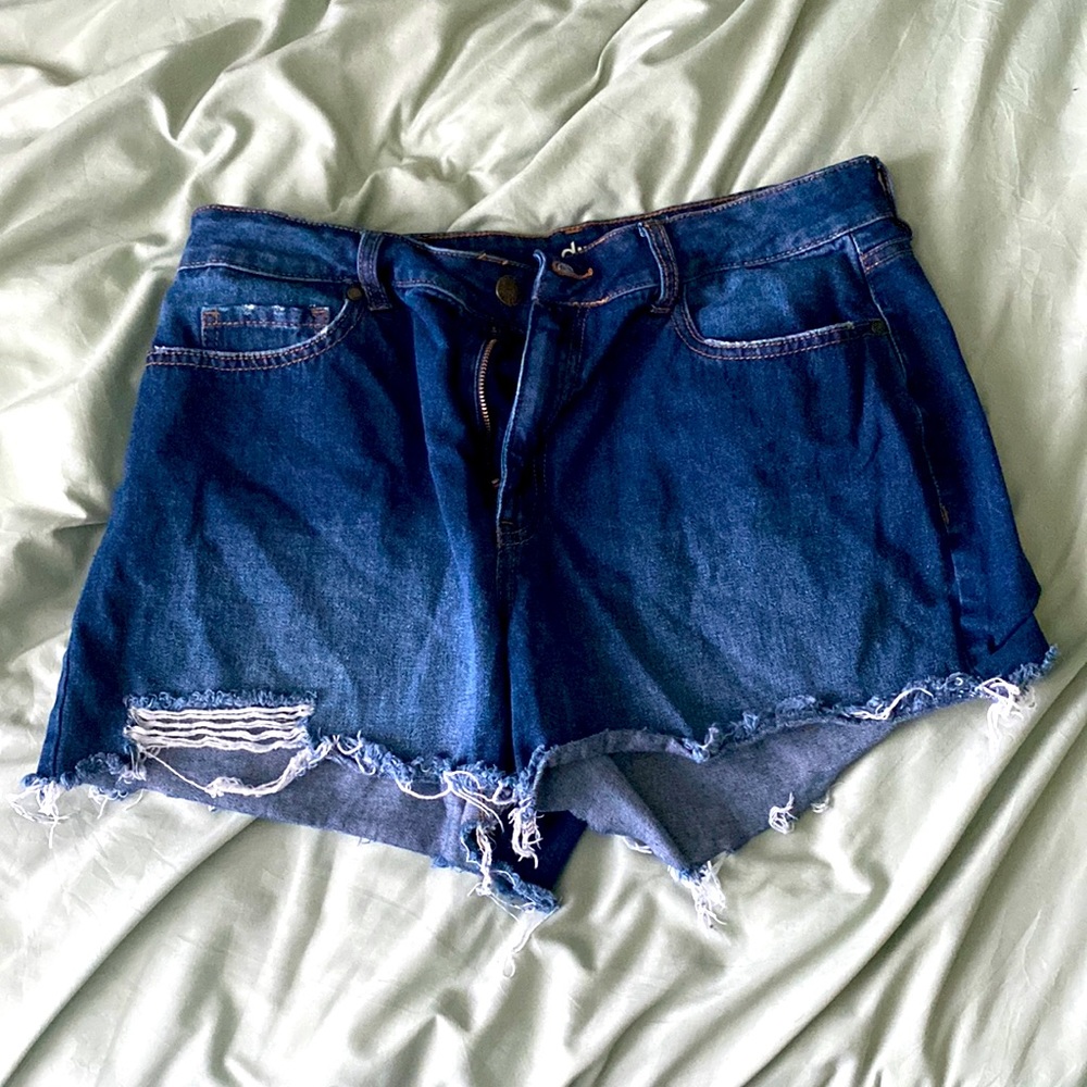 Dip, size 14, mid rise short
